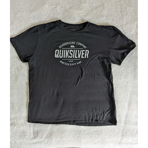 Quicksilver Black & White Logo Spellout Men's Graphic Tee Shirt XL 100% Cotton - Picture 1 of 6
